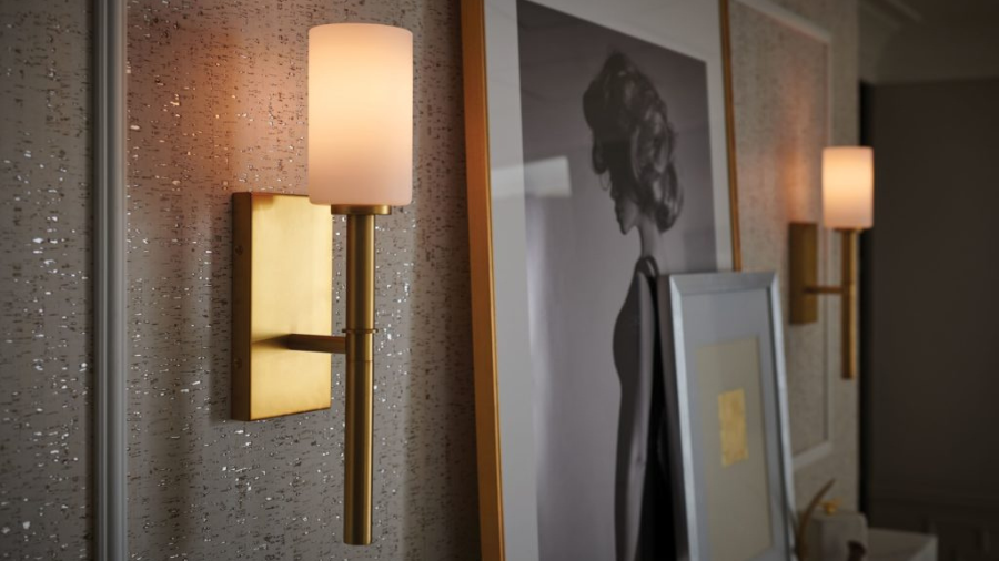 Hinkley Lighting Arti Wall Sconce Review: Modern Versatility Meets Classic Design