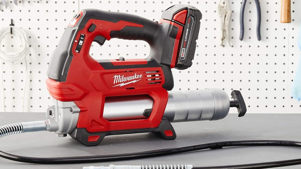 What Makes Milwaukee 2646-20 M18 Grease Gun A Must-Have For Heavy-Duty Work