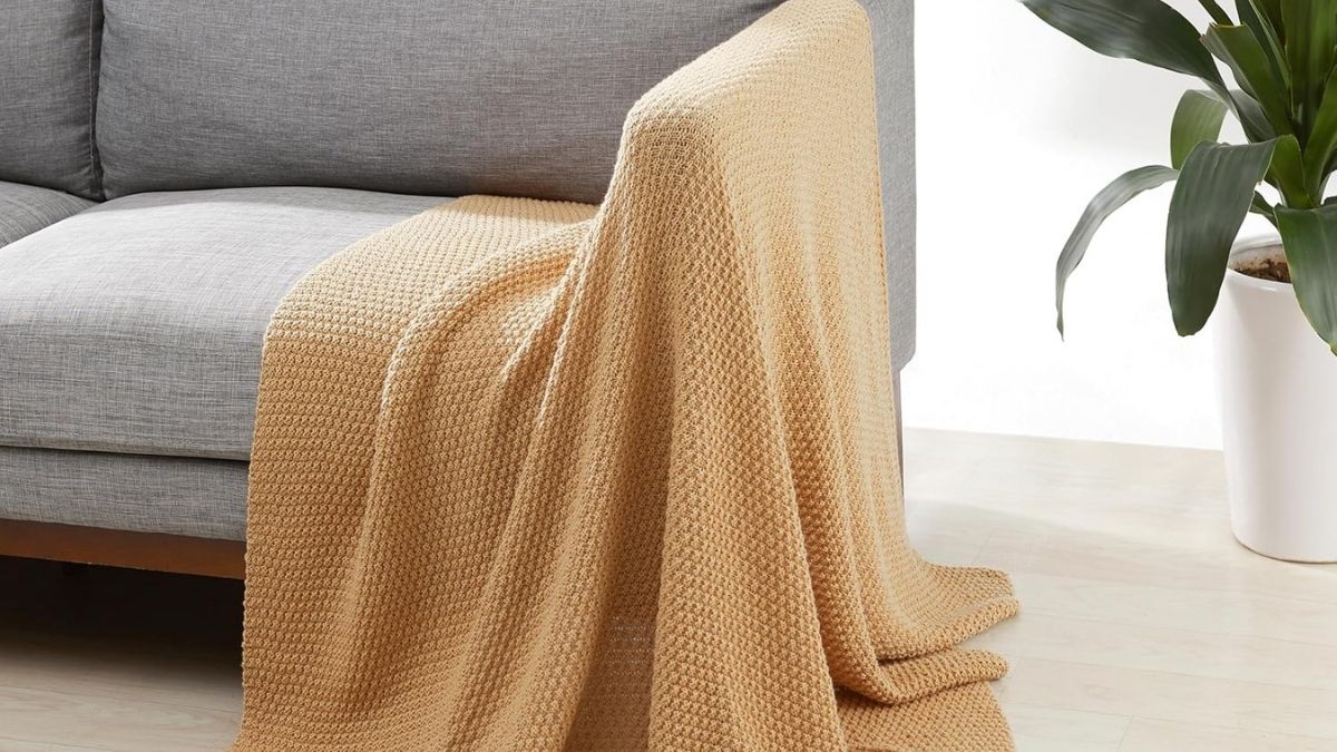 Amazon Basics Chunky Cable Knit Throw Blanket: Cozy Comfort With Everyday Style